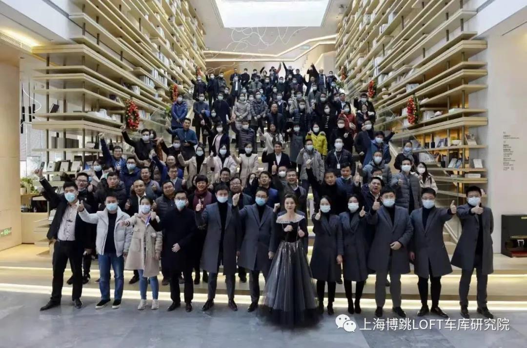 汕头全国一百多人在华侨城汉口道6号参观研讨LOFT专利车库技术！